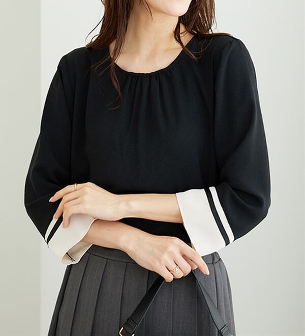 BELLUNA（ベルーナ）の「【Ｌａｇｒｉｌｕａ】ギャザー使い配色デザインブラウス（ブラウス）」｜詳細画像