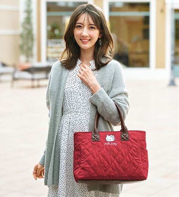 BELLUNA（ベルーナ）の「＜ハローキティ＞Ａ４が入る！軽～い仕切りたくさん手提げバッグ（ハンドバッグ）」｜詳細画像
