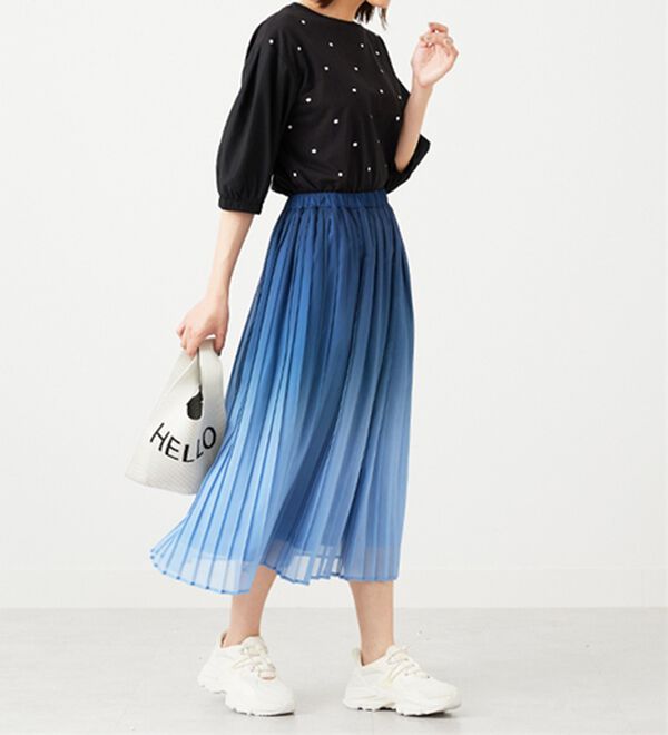 BELLUNA（ベルーナ）の「ドット刺しゅうデザイン袖切替プルオーバー（カットソー）」｜詳細画像