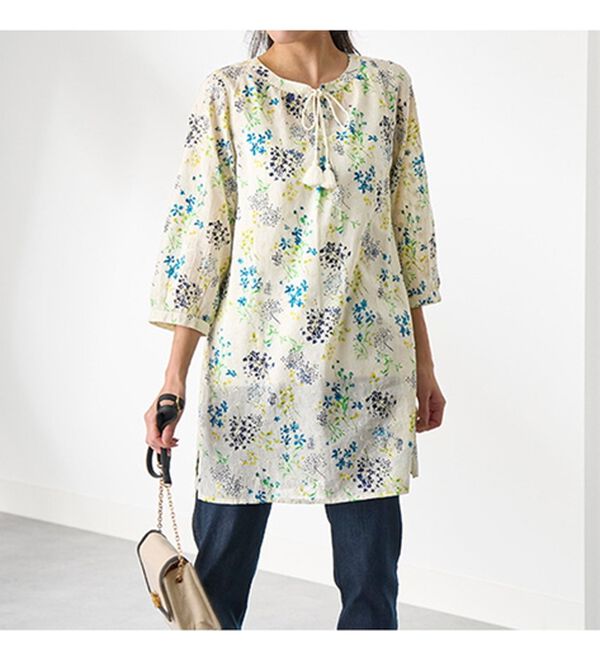 BELLUNA（ベルーナ）の「綿１００％刺しゅう使いプリントチュニック（チュニック）」｜詳細画像