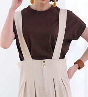 RANAN（ラナン）の「【選べる袖丈】＜BC＞綿100％プチハイネックＴシャツ（カットソー）」｜ダークブラウン（半袖）