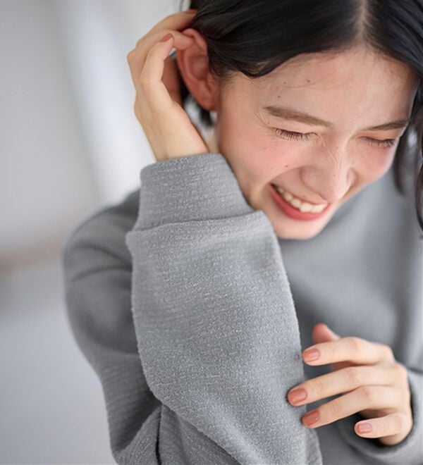 Viola e Viola（ヴィオラ エ ヴィオラ）の「あったか裏起毛異素材切替ニットソートップス（カットソー）」｜詳細画像