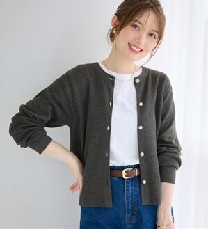 alotta（アロッタ）の「＜選べる２丈＞洗える！パール調ボタンゆるニットカーディガン（ニットカーディガン）」｜ダークグレー ショート丈