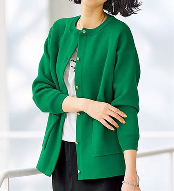 BELLUNA（ベルーナ）の「ポケットデザイン美人顔カーディガン（ニットカーディガン）」｜グリーン