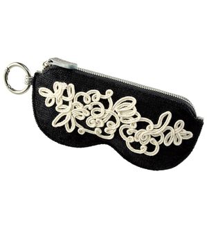 BELLUNA（ベルーナ）の「＜ＬＡＺＹ　ＳＵＳＡＮ＞花柄コード刺しゅうメガネケース（財布・パスケース）」｜ブラック