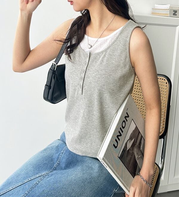 GeeRA（ジーラ）の「ヘンリーネックレイヤード風タンクトップ（タンクトップ・キャミソール）」｜詳細画像