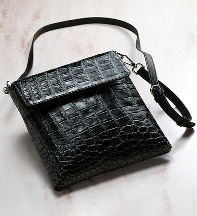 「本クロコプレジデントショルダー（メンズショルダーバッグ）」