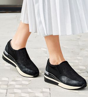 ルフラン（ルフラン）の「きれいめコーデにも合う４Ｅきらめきヒールアップスニーカー（スニーカー）」｜ブラック(スリッポン)