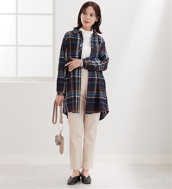 BELLUNA（ベルーナ）の「多ボタン使いチェック柄シャツチュニック（チュニック）」｜詳細画像