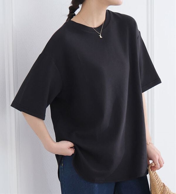 A HAPPY MARILYN（アハッピーマリリン）の「【Ｍ～８Ｌ】【ハッピーさらりん】裾ラウンド五分袖Ｔシャツ（Tシャツ）」｜ブラック