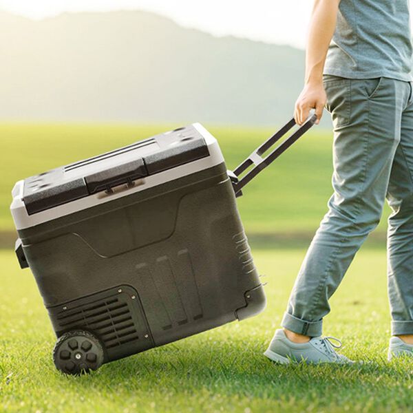 「車載もできるポータブル冷凍冷蔵庫（キッチン家電・調理家電）」｜詳細画像