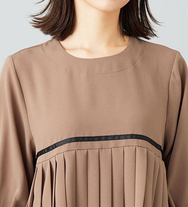 BELLUNA（ベルーナ）の「【Ｌａｇｒｉｌｕａ】配色ライン使いタックデザインブラウス（ブラウス）」｜詳細画像