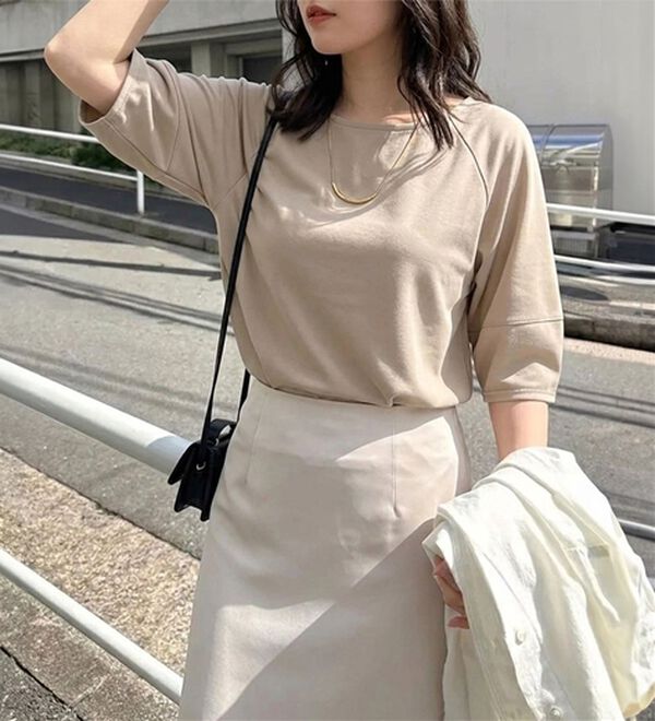 alotta（アロッタ）の「【接触冷感】さらっと上品ランタンスリーブカットソー（カットソー）」｜詳細画像