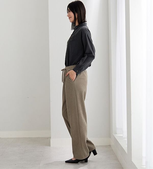 BELLUNA（ベルーナ）の「なめらか裏ベロアコーデュロイワイドパンツ（ワイドパンツ・ガウチョ）」｜詳細画像