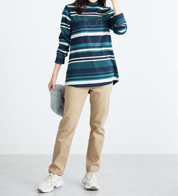 BELLUNA（ベルーナ）の「ふわふわ裏ファーハイネックプルオーバー（カットソー）」｜詳細画像