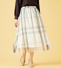 BELLUNA（ベルーナ）の「チュール素材上品プリントフレアースカート（ロングスカート）」