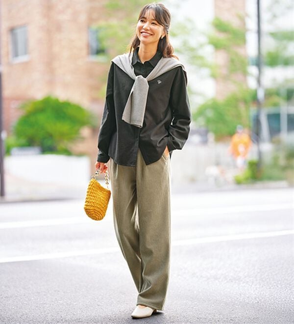 BELLUNA（ベルーナ）の「なめらか裏ベロアコーデュロイワイドパンツ（ワイドパンツ・ガウチョ）」｜詳細画像