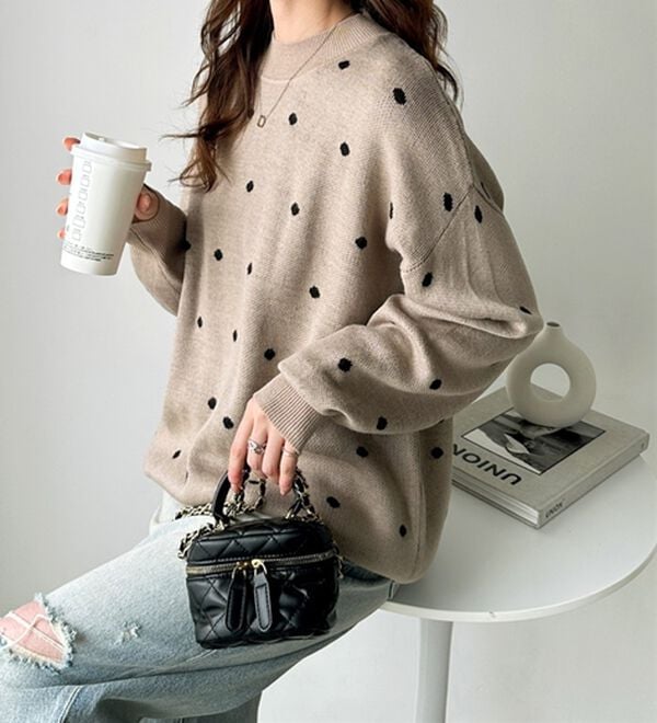 GeeRA（ジーラ）の「ドット柄ニットプルオーバー（ニット・セーター）」｜詳細画像