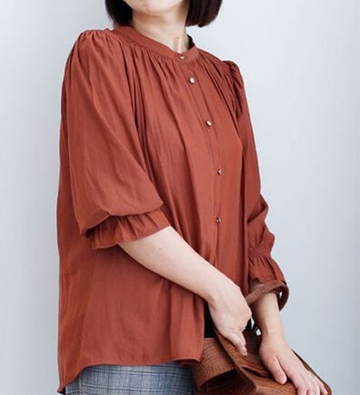 BELLUNA（ベルーナ）の「シャーリング使いビンテージサテンブラウス（ブラウス）」