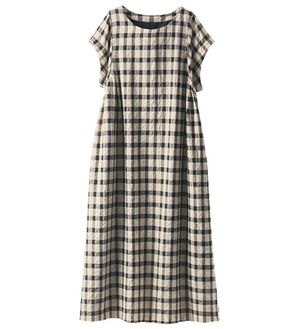 BELLUNA（ベルーナ）の「＜＆ｃｏｃｏｃｈｉ＞シャーリング素材チェック柄ゆったりワンピース（シャツワンピース）」｜ベージュ系チェック