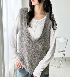 GeeRA（ジーラ）の「前後２ＷＡＹシャギーベスト（ベスト）」｜グレー