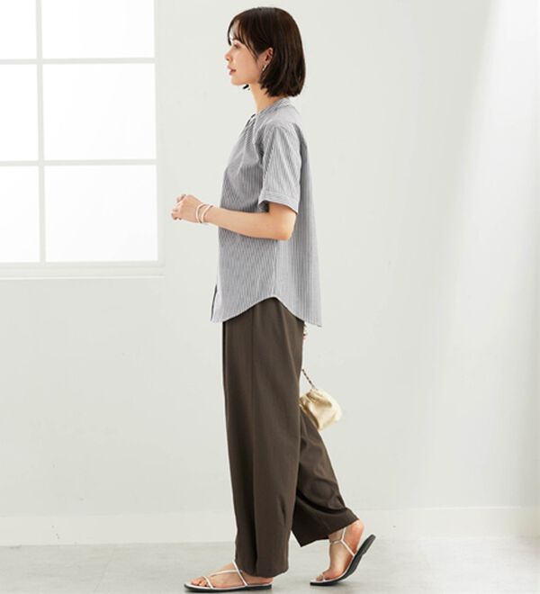 BELLUNA（ベルーナ）の「ギャザー使いバンドカラーブラウス（ブラウス）」｜詳細画像