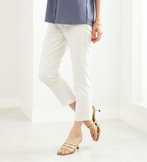 BELLUNA（ベルーナ）の「サラリ裏メッシュ！美脚ストレッチアンクルパンツ（フルレングスパンツ）」｜オフ白