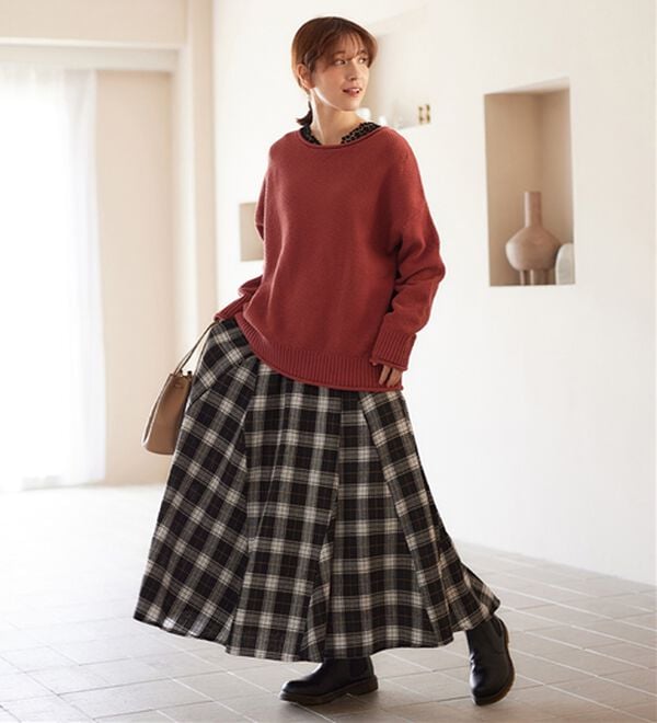 Viola e Viola（ヴィオラ エ ヴィオラ）の「あったか綿衿見せレーストップス【吸湿発熱&times;静電気防止】（カットソー）」｜詳細画像