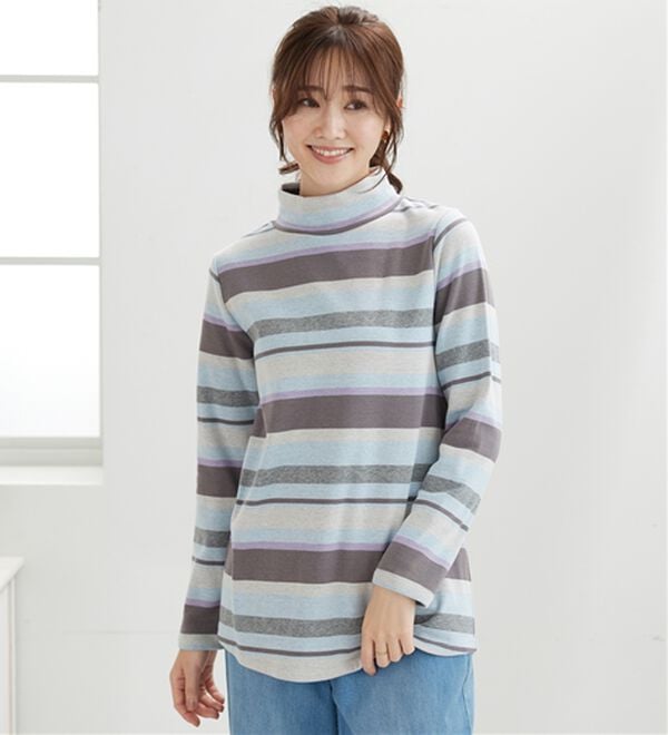 BELLUNA（ベルーナ）の「ふわふわ裏ファーハイネックプルオーバー（カットソー）」｜サックス系