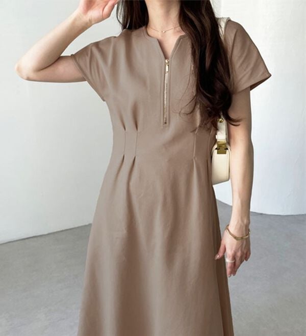 GeeRA（ジーラ）の「前後2WAYハーフジップフレンチ袖ワンピース（カットソーワンピース）」｜詳細画像