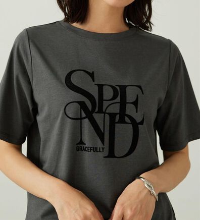 BELLUNA（ベルーナ）の「フロッキープリントロゴプルオーバー（カットソー）」