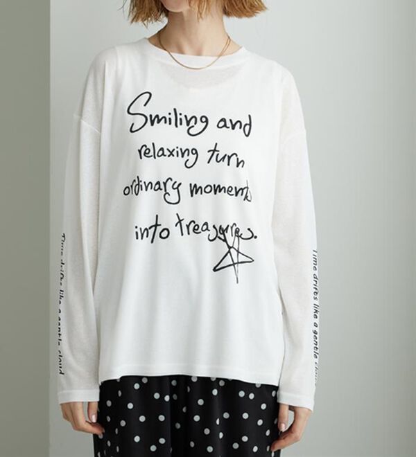 BELLUNA（ベルーナ）の「シアー素材ラクガキ風ロゴプルオーバー（カットソー）」｜詳細画像