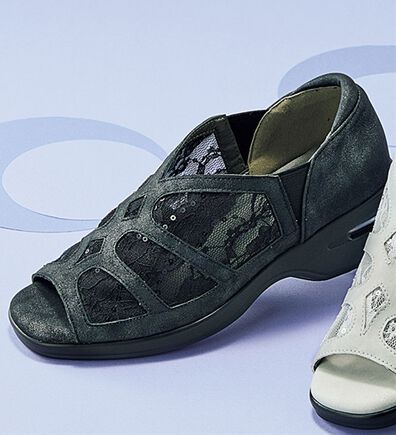 BELLUNA（ベルーナ）の「４Ｅチュールレース使いサンダル（サンダル・ミュール）」