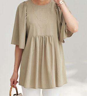 BELLUNA（ベルーナ）の「着痩せ！ワッシャー素材フレアーチュニック（チュニック）」｜グレージュ