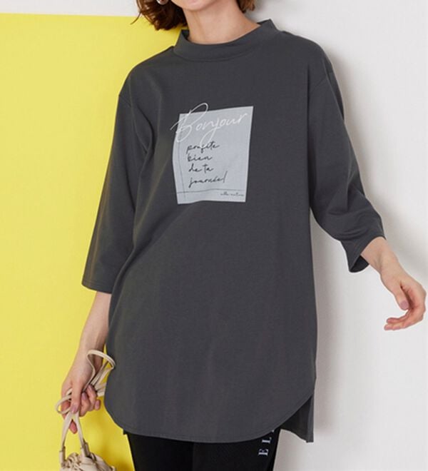 BELLUNA（ベルーナ）の「＜ＥＬＬＥ　Ａｃｔｉｖｅ＞多機能ロゴプリントチュニック（チュニック）」｜詳細画像