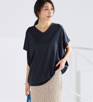 Viola e Viola（ヴィオラ エ ヴィオラ）の「ひんやり！美人シルエット叶えるドルマントップス（カットソー）」｜ネイビー