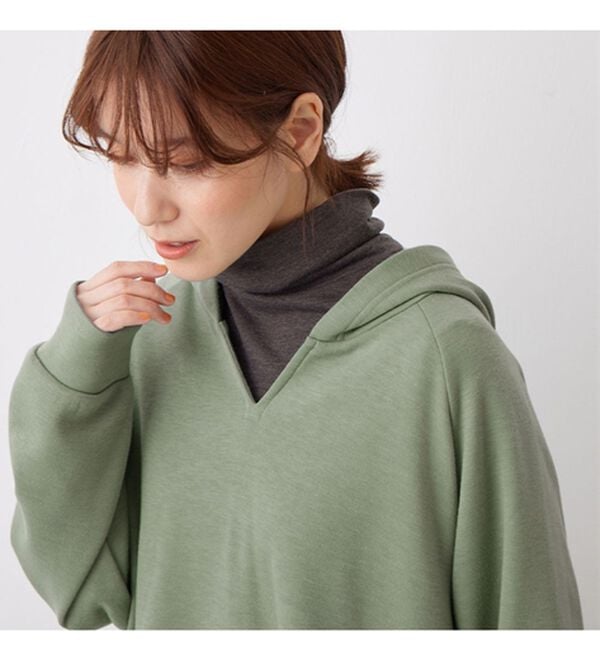 Viola e Viola（ヴィオラ エ ヴィオラ）の「【蓄熱保温】裏ファーVネックゆるシルエットパーカー（パーカー）」｜詳細画像