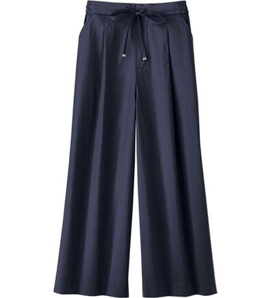 BELLUNA（ベルーナ）の「サラリ綿混タック入りキュロットパンツ（クロップドパンツ）」