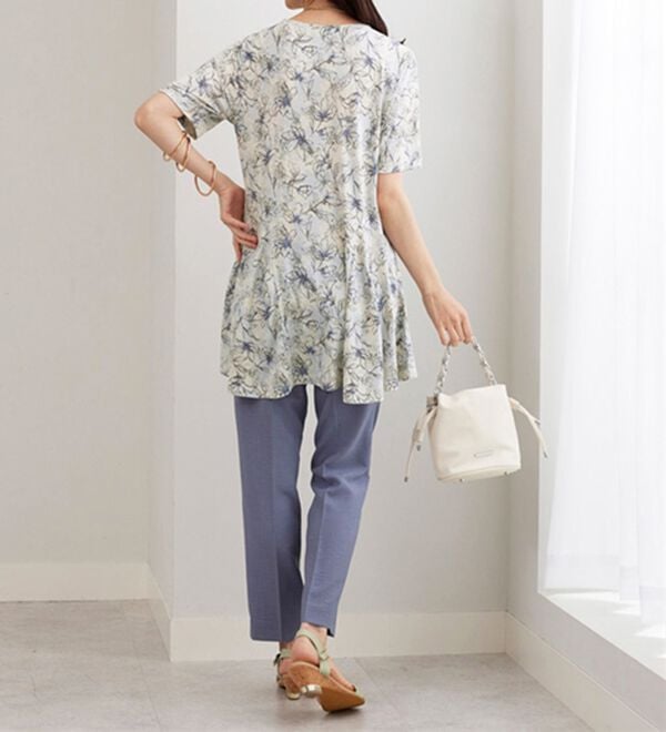 BELLUNA（ベルーナ）の「【接触冷感】フレアーシルエットプリントチュニック（チュニック）」｜詳細画像