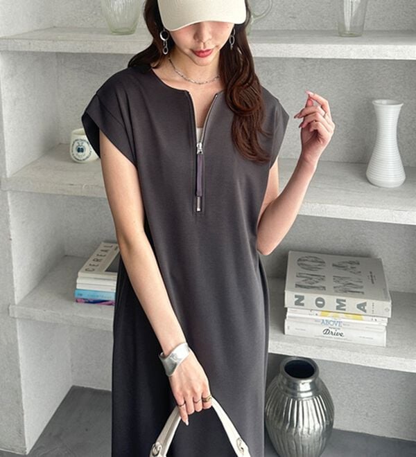 GeeRA（ジーラ）の「前後２ＷＡＹハーフジップＩラインワンピース（カットソーワンピース）」｜詳細画像