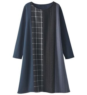 BELLUNA（ベルーナ）の「異素材切替裏起毛ワンピース（カットソーワンピース）」｜ネイビー系