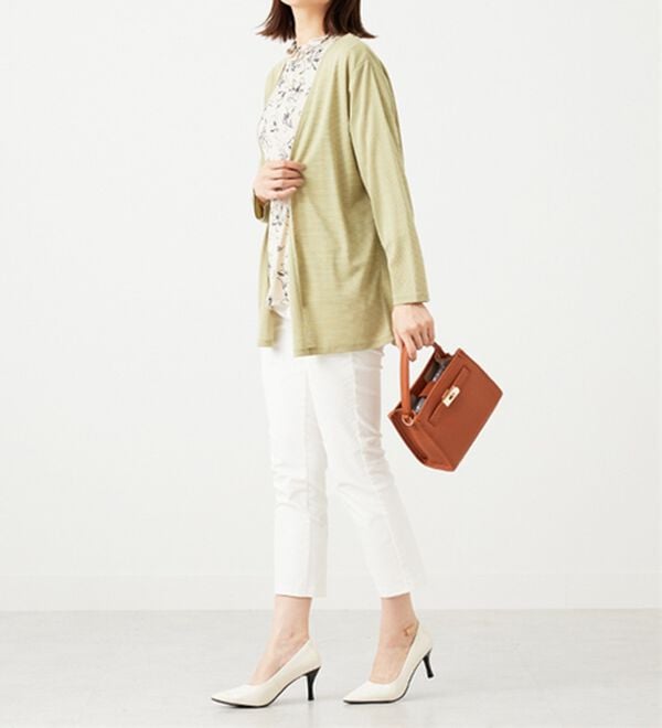 BELLUNA（ベルーナ）の「【2点セット】花柄プルオーバー＆カーデアンサンブル（アンサンブル）」｜詳細画像