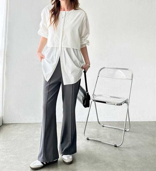 GeeRA（ジーラ）の「センターラインセミフレアカットパンツ（フルレングスパンツ）」｜詳細画像