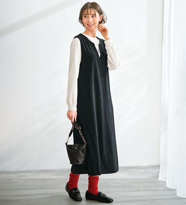 BELLUNA（ベルーナ）の「やわらかコーデュロイ素材ワンピアンサンブル（その他ワンピース）」｜黒系