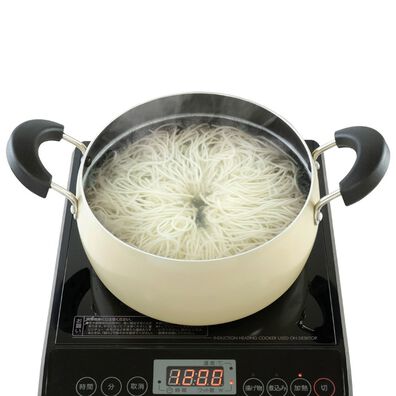 「ＩＨ対応ふきこぼれしにくい鍋（調理器具）」