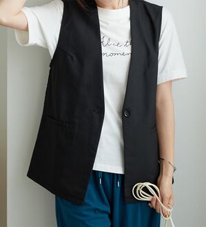 BELLUNA（ベルーナ）の「ノーカラーデザインジレ（ベスト）」｜黒