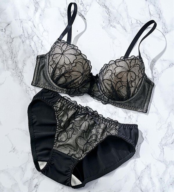 YU'NOW（ユナウ）の「【デザイン豊富】大人ｓｗｅｅｔプチプラブラ＆ショーツセット（ブラジャー＆ショーツセット）」｜ブラック系大花レース