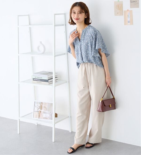 Viola e Viola（ヴィオラ エ ヴィオラ）の「【接触冷感】さらっと涼感フレアスリーブブラウス（ブラウス）」｜詳細画像