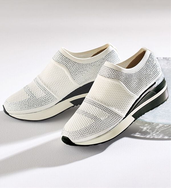 ルフラン（ルフラン）の「ビジューが煌めく美脚ニットスニーカー（スリッポン）」｜ホワイト