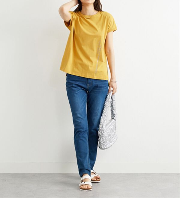 BELLUNA（ベルーナ）の「ラメプリント縦ロゴゆったりプルオーバー（カットソー）」｜詳細画像